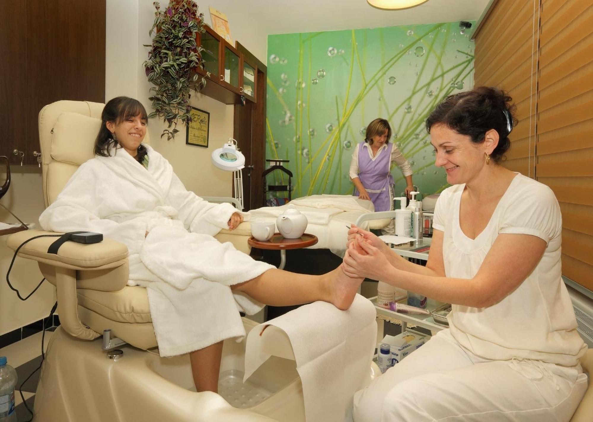 Esmarin Wellness Hotel Mníšek pod Brdy Екстериор снимка