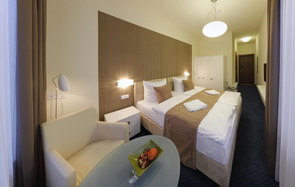 Esmarin Wellness Hotel Mníšek pod Brdy Стая снимка